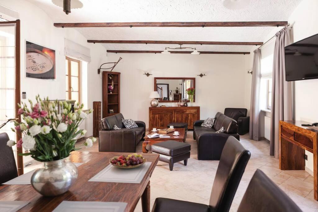Constantia By Grape Hotel Breslavia Esterno foto